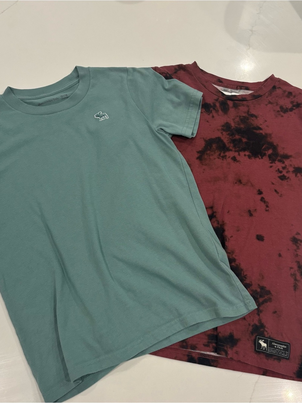 abercrombie kids Green Solid Tee & Maroon Tie-Dye Short Sleeve Set